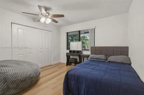 9853 Riverside Drive Coral Springs FL 33071