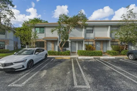 9853 Riverside Drive Coral Springs FL 33071