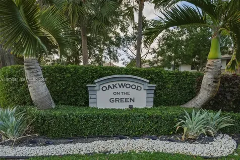 9853 Riverside Drive Coral Springs FL 33071
