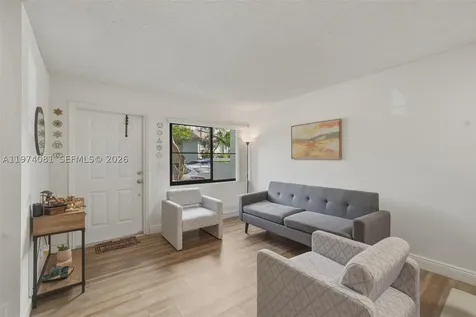 9853 Riverside Drive Coral Springs FL 33071