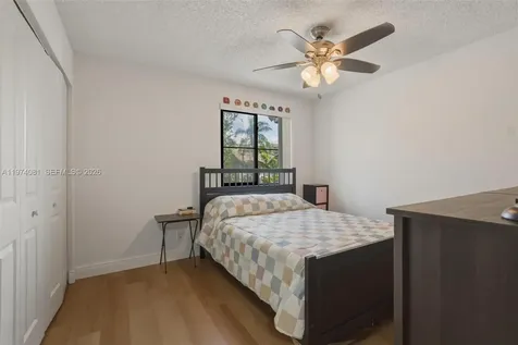 9853 Riverside Drive Coral Springs FL 33071
