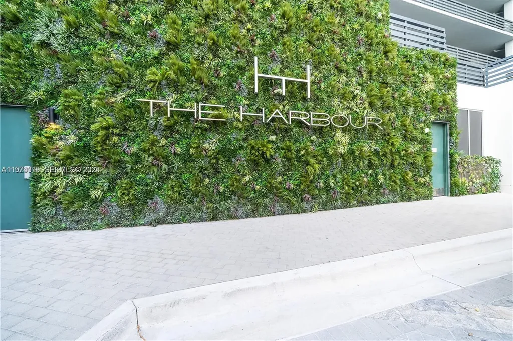 16385 Biscayne Boulevard North Miami Beach FL 33160