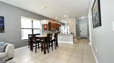 3278 W 97th Terrace Hialeah FL 33018