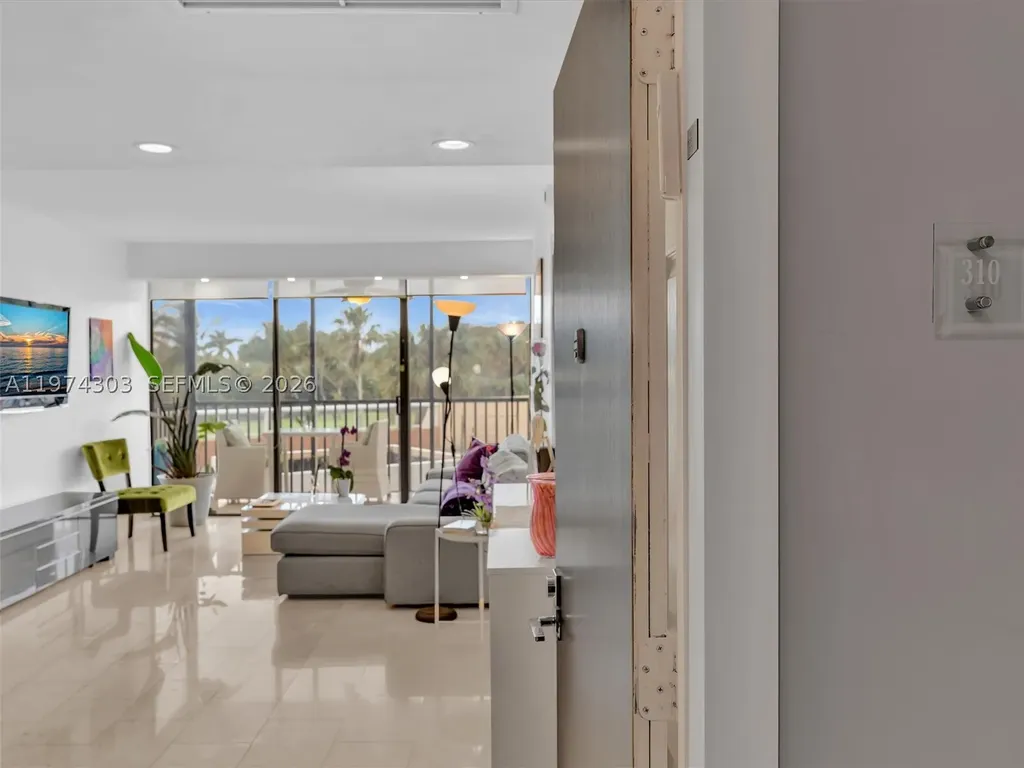 20335 W Country Club Drive Aventura FL 33180