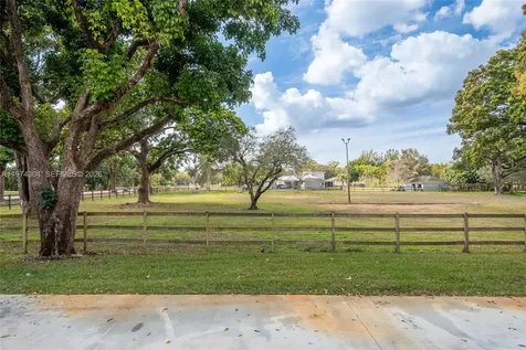 14401 W Palomino Drive Southwest Ranches FL 33330