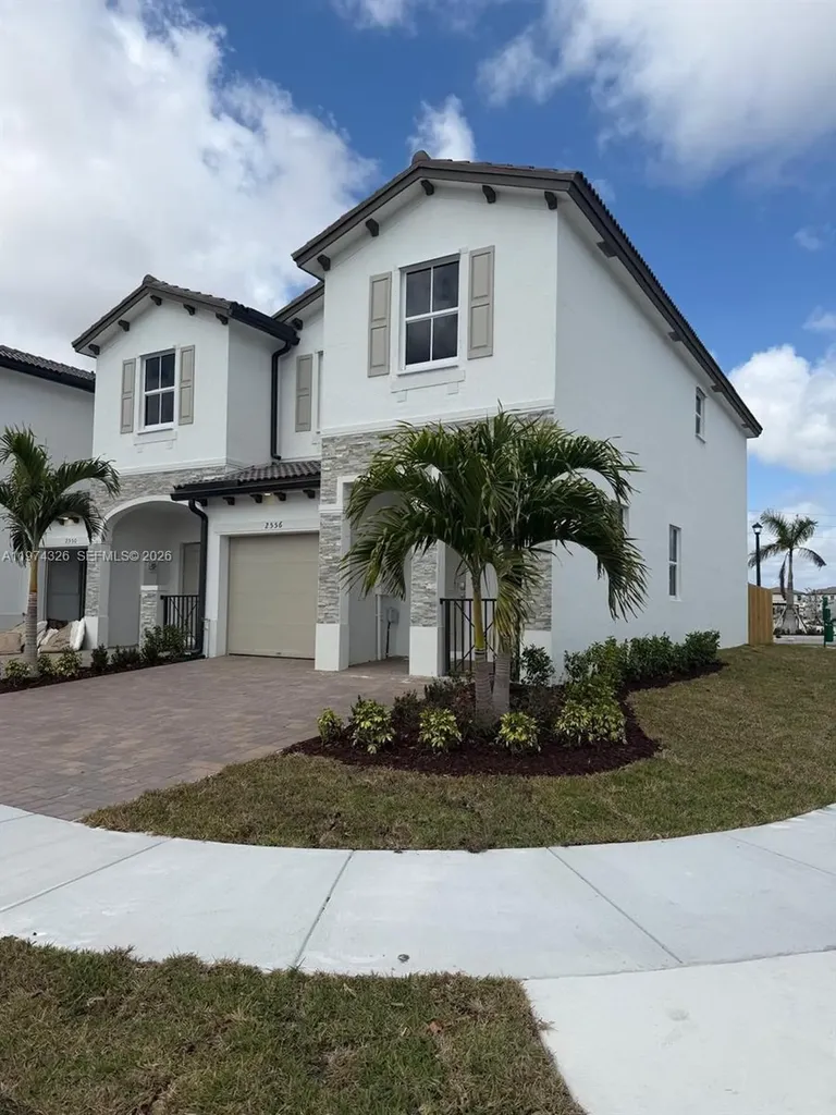 2556 SE 27th Court Homestead FL 33035