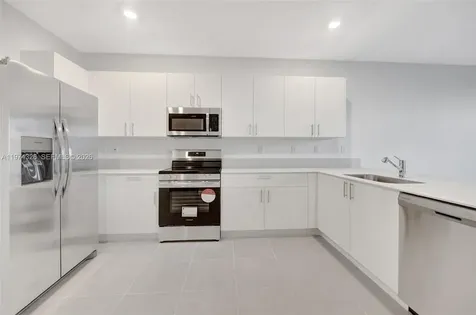 2556 SE 27th Court Homestead FL 33035