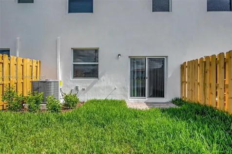 2556 SE 27th Court Homestead FL 33035