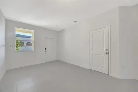 2556 SE 27th Court Homestead FL 33035
