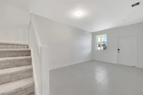 2556 SE 27th Court Homestead FL 33035
