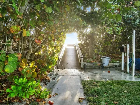 10751 S Ocean, Unit B2 Jensen Beach FL 34957
