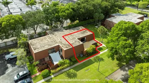 806 SW 119th Way Davie FL 33325