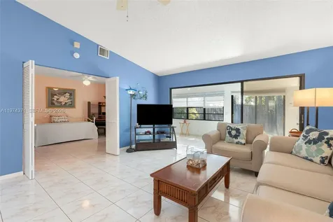 1064 E Lakes Drive Deerfield Beach FL 33064