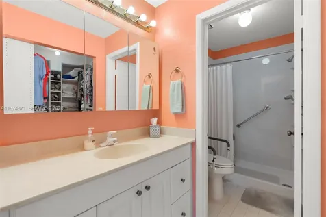 1064 E Lakes Drive Deerfield Beach FL 33064