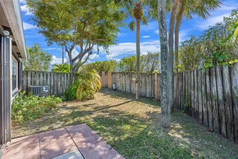 1064 E Lakes Drive Deerfield Beach FL 33064