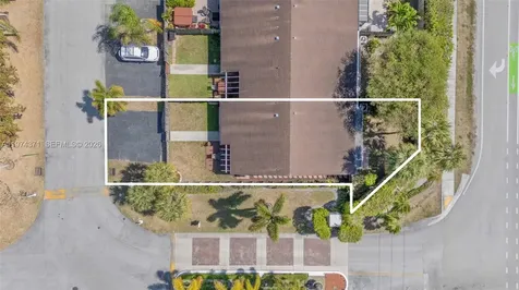 1064 E Lakes Drive Deerfield Beach FL 33064