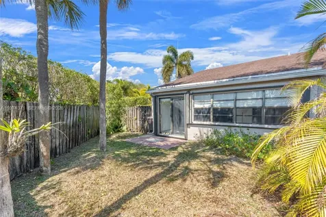 1064 E Lakes Drive Deerfield Beach FL 33064
