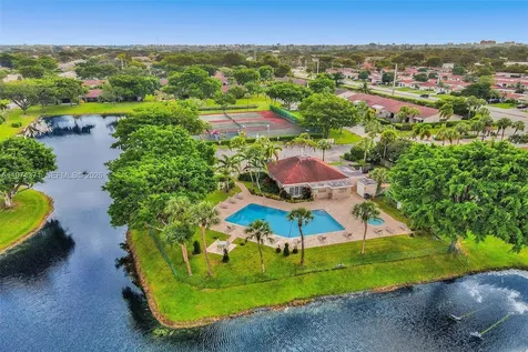 1064 E Lakes Drive Deerfield Beach FL 33064