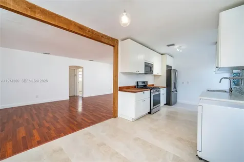 7027 Trouville Esplanade Miami Beach FL 33141