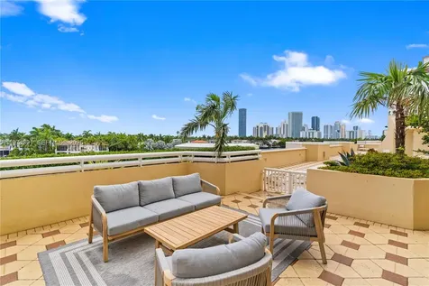 20191 E Country Club Drive Aventura FL 33180