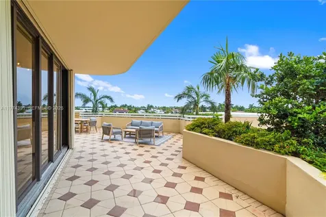 20191 E Country Club Drive Aventura FL 33180