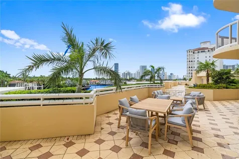 20191 E Country Club Drive Aventura FL 33180