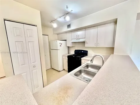 11185 SW 6th Street Pembroke Pines FL 33025