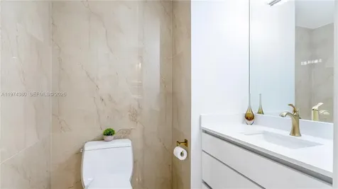 16275 Collins Avenue Sunny Isles Beach FL 33160