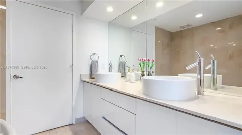 16275 Collins Avenue Sunny Isles Beach FL 33160