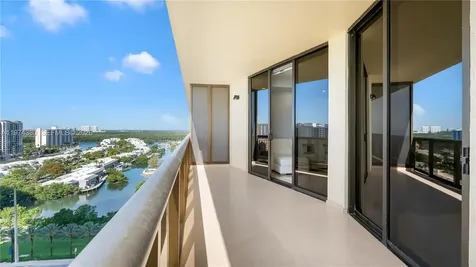 16275 Collins Avenue Sunny Isles Beach FL 33160