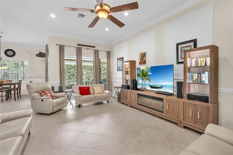 1435 Cardinal Way Weston FL 33327