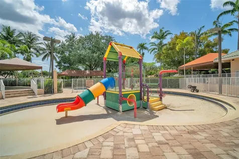 1435 Cardinal Way Weston FL 33327