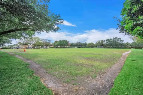 1435 Cardinal Way Weston FL 33327