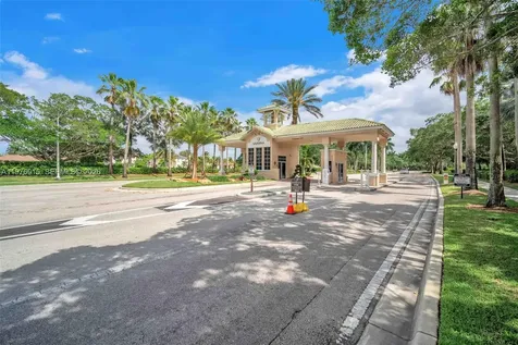 1435 Cardinal Way Weston FL 33327