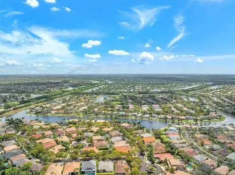 1435 Cardinal Way Weston FL 33327