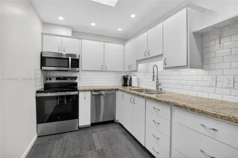 10125 S 42nd Avenue S Boynton Beach FL 33436