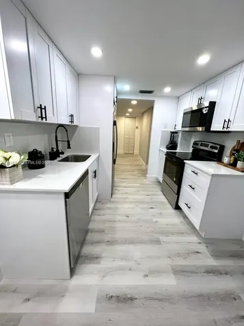 8530 Byron Avenue Miami Beach FL 33141