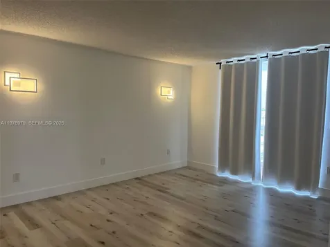 8530 Byron Avenue Miami Beach FL 33141