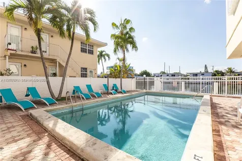 8530 Byron Avenue Miami Beach FL 33141