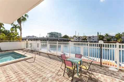8530 Byron Avenue Miami Beach FL 33141