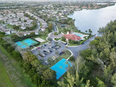 4765 SW 14th Street Deerfield Beach FL 33442