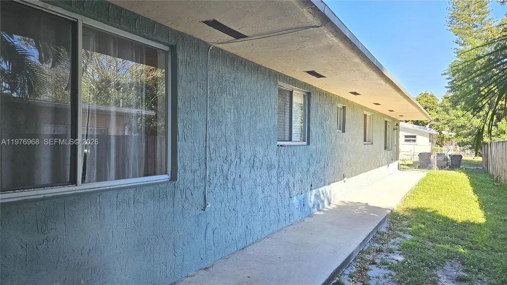 2411 Thomas Street Hollywood FL 33020