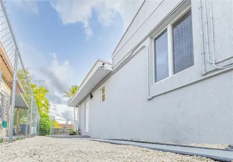 1836 NW 16th Terrace Miami FL 33125