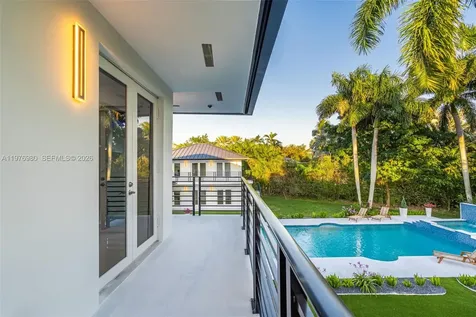 6290 SW 130th Terrace Pinecrest FL 33156