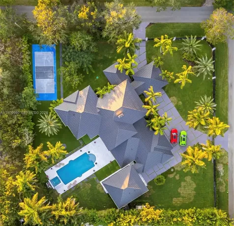 6290 SW 130th Terrace Pinecrest FL 33156