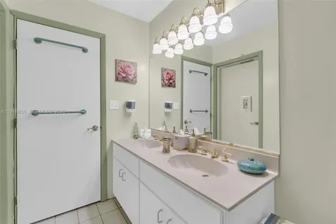 18201 SW 87th Avenue Palmetto Bay FL 33157