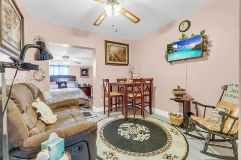 18201 SW 87th Avenue Palmetto Bay FL 33157