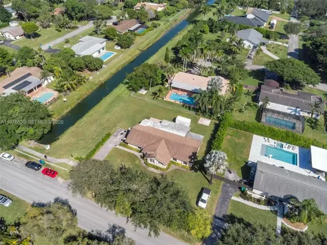 18201 SW 87th Avenue Palmetto Bay FL 33157