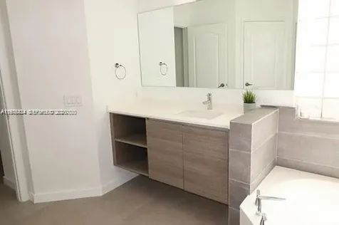 10889 NW 58th Terrace Doral FL 33178