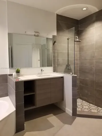 10889 NW 58th Terrace Doral FL 33178
